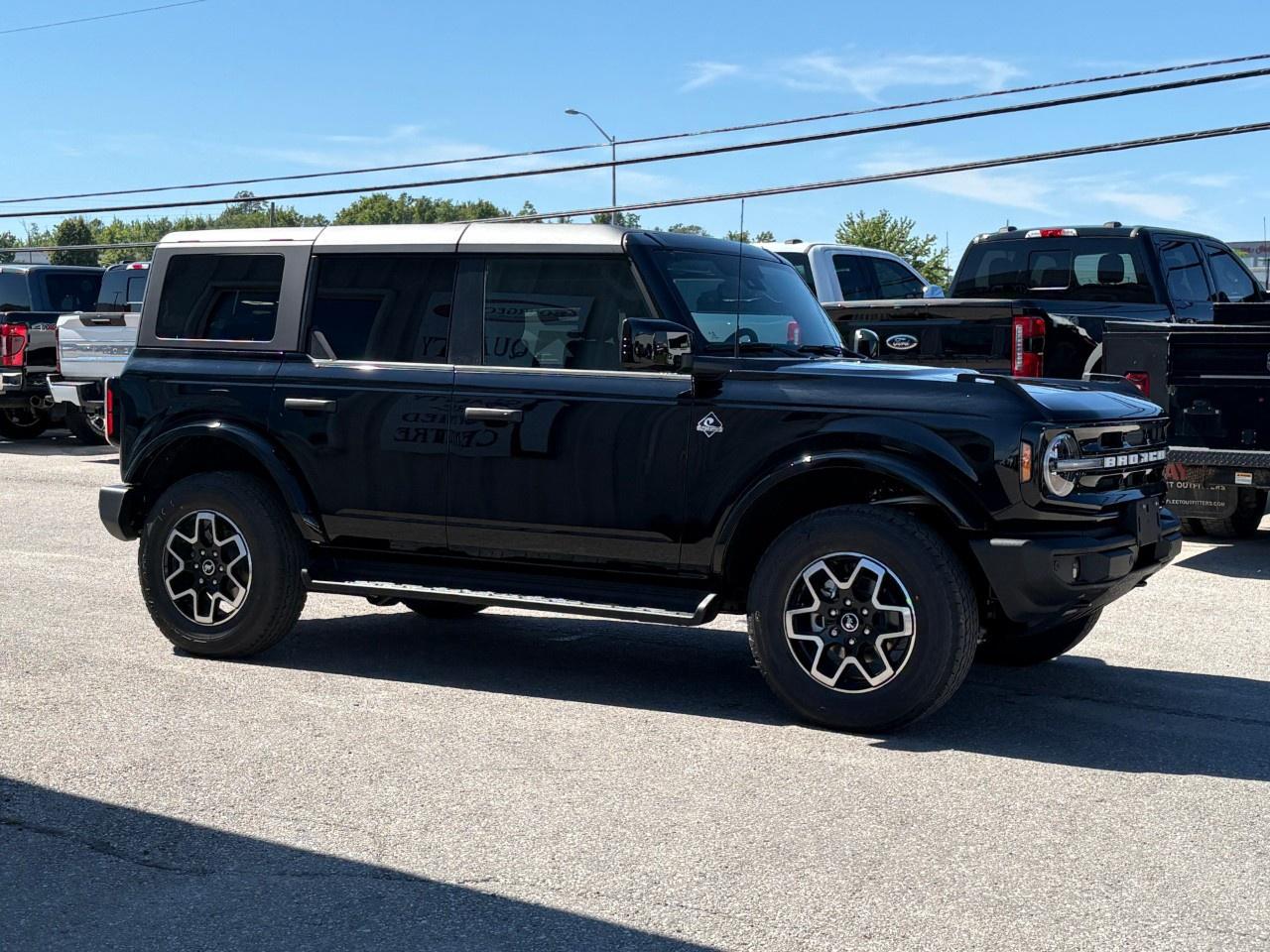 2026 Ford Bronco OUTER BANKS 4 DOOR 4X4 Photo