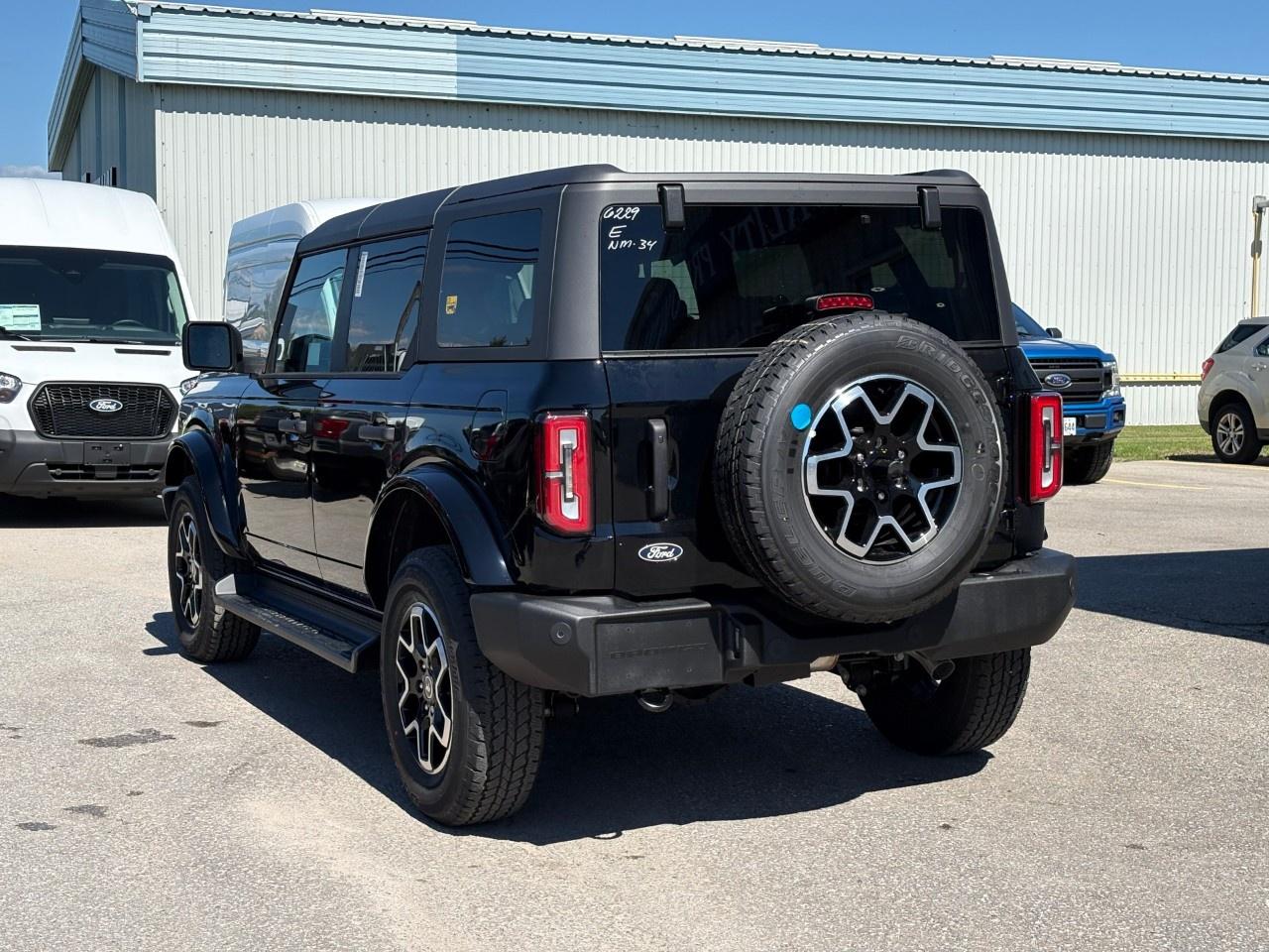 2026 Ford Bronco OUTER BANKS 4 DOOR 4X4 Photo