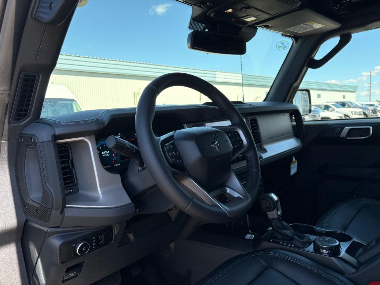 2026 Ford Bronco OUTER BANKS 4 DOOR 4X4 Photo