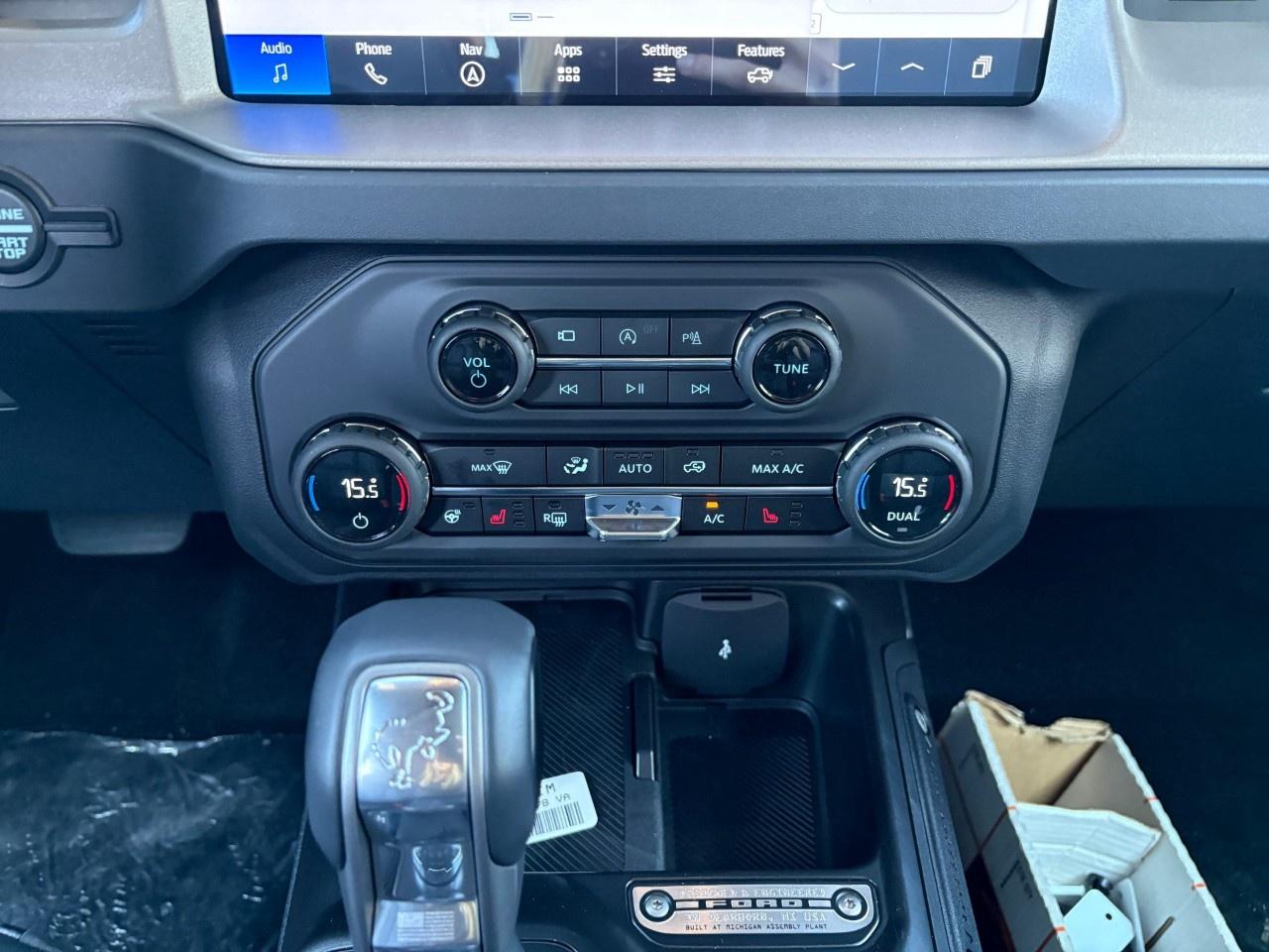 2026 Ford Bronco OUTER BANKS 4 DOOR 4X4 Photo