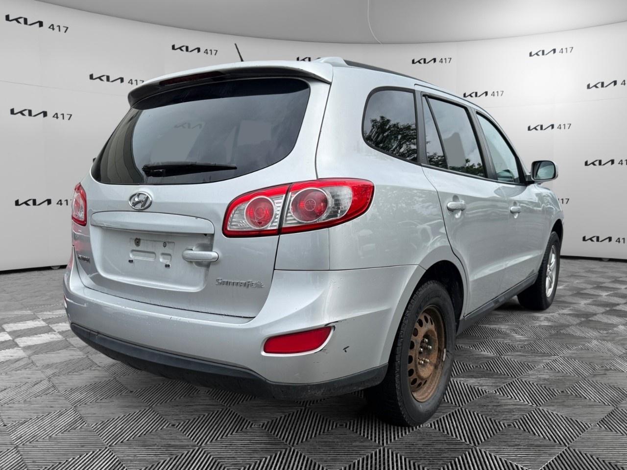 2011 Hyundai Santa Fe FWD 4dr V6 Auto GL Photo