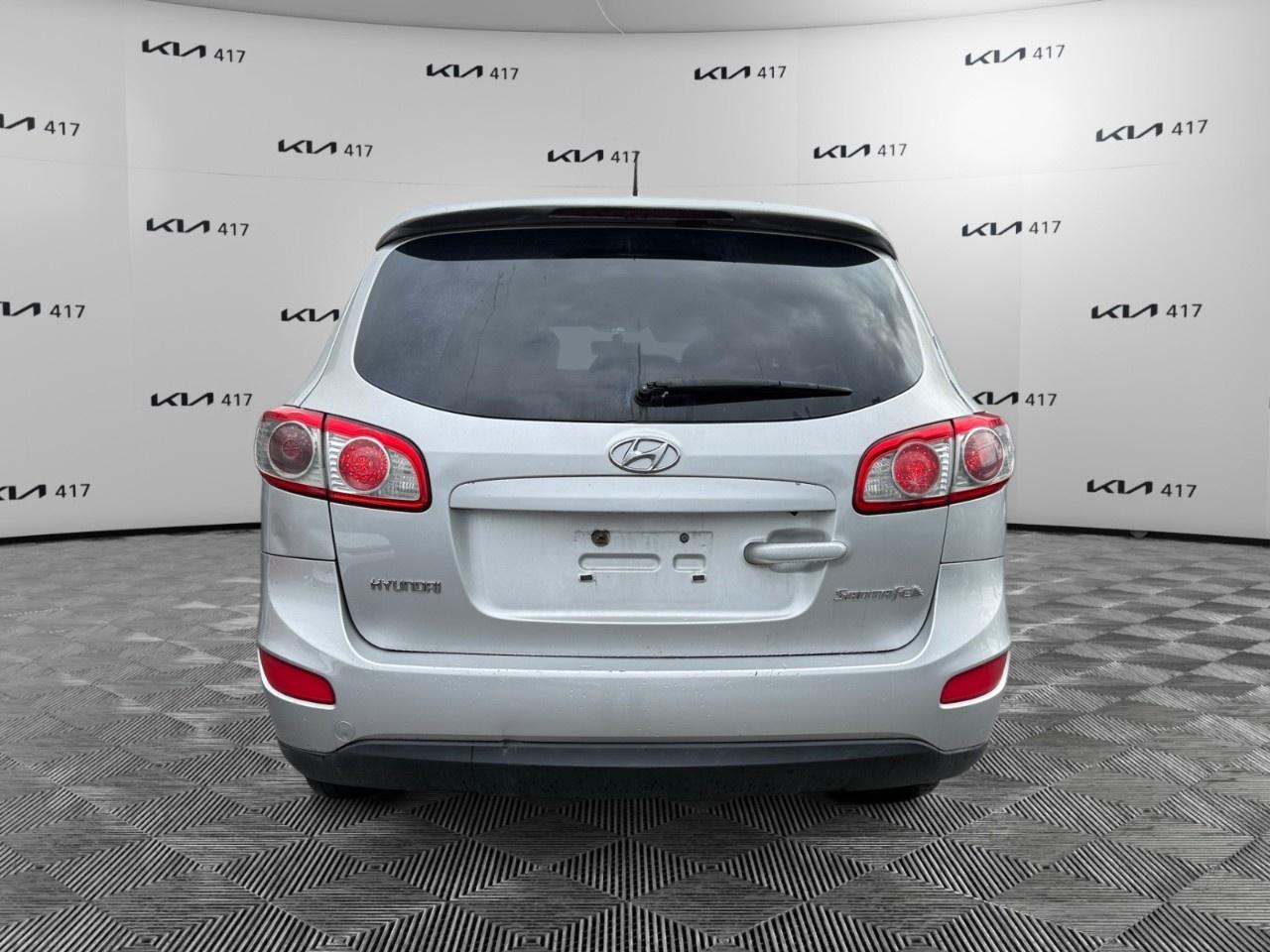 2011 Hyundai Santa Fe FWD 4dr V6 Auto GL Photo