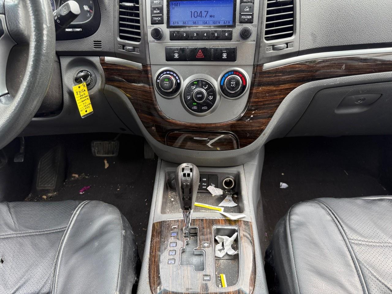 2011 Hyundai Santa Fe FWD 4dr V6 Auto GL Photo