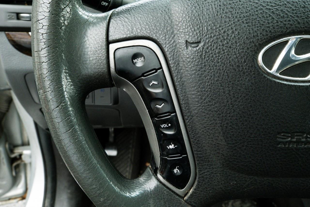 2011 Hyundai Santa Fe FWD 4dr V6 Auto GL Photo