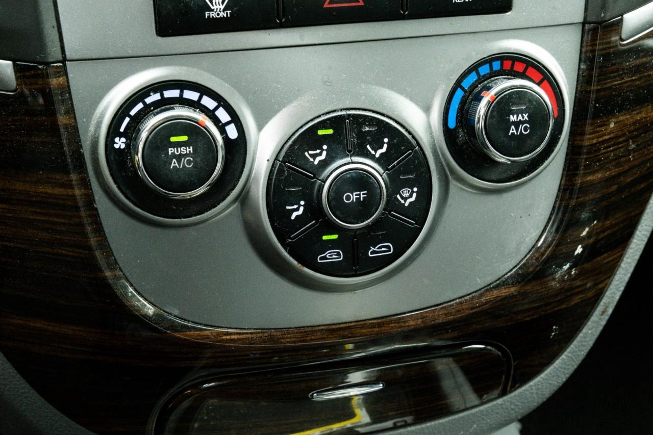 2011 Hyundai Santa Fe FWD 4dr V6 Auto GL Photo