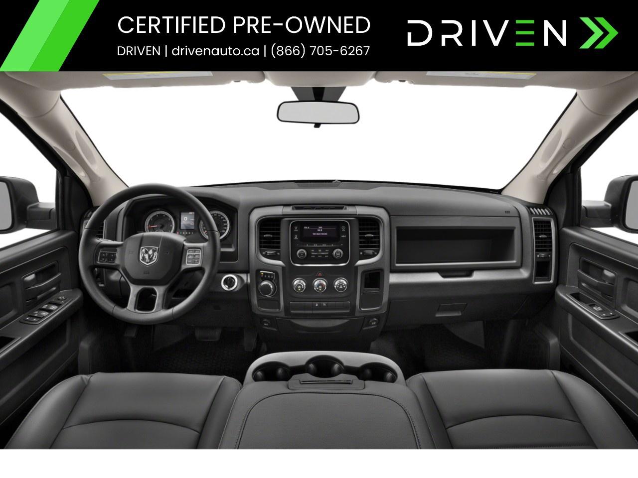 2021 RAM 1500 Classic EXPRESS 4X4 CREW CAB 5'7" BOX Photo4