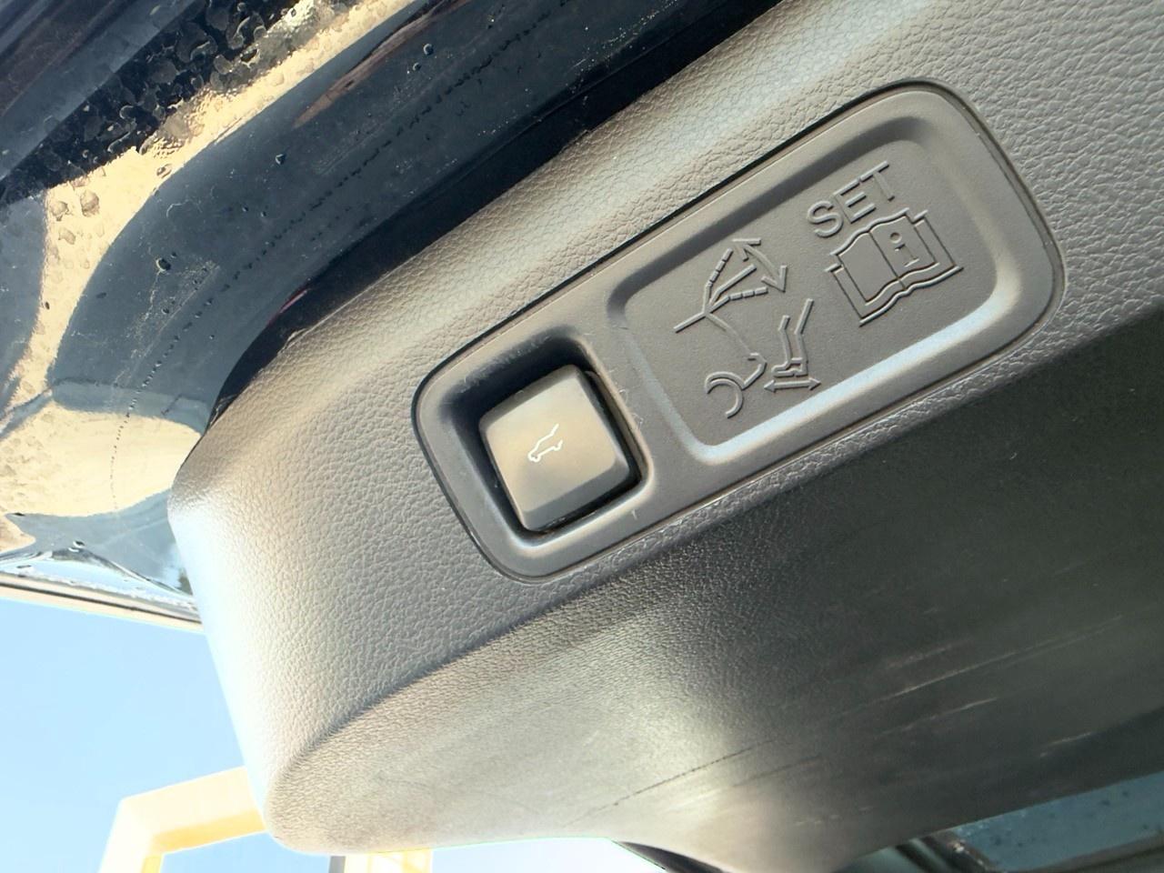 2018 Lincoln Navigator L Reserve 300A|TECH PK|PANO|MAX TOW PK|37 SVC RECORDS Photo