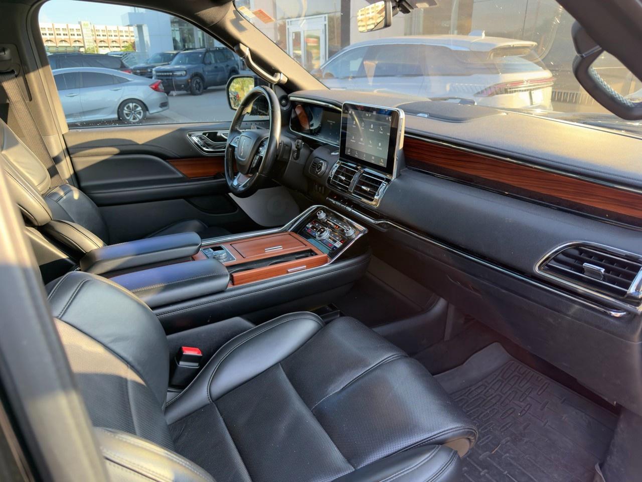 2018 Lincoln Navigator L Reserve 300A|TECH PK|PANO|MAX TOW PK|37 SVC RECORDS Photo