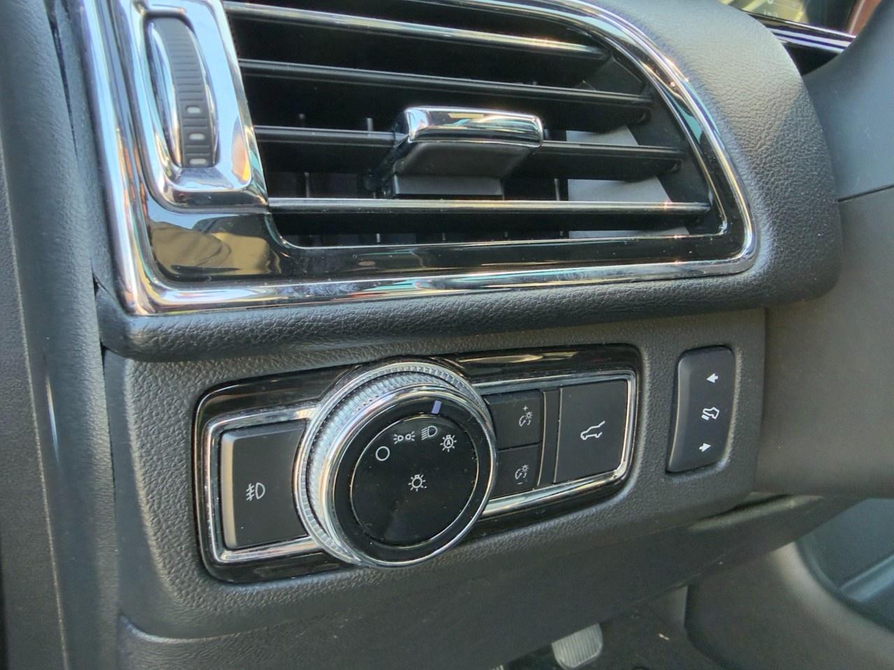 2018 Lincoln Navigator L Reserve 300A|TECH PK|PANO|MAX TOW PK|37 SVC RECORDS Photo