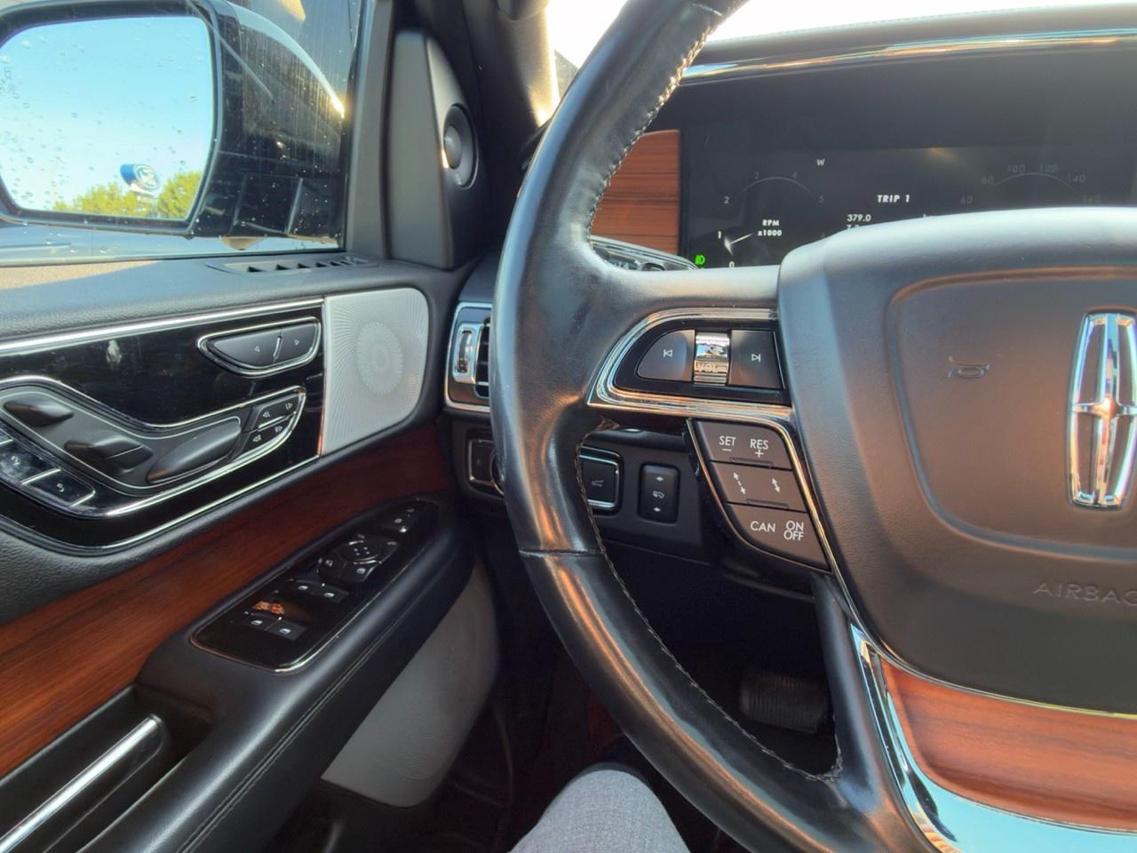 2018 Lincoln Navigator L Reserve 300A|TECH PK|PANO|MAX TOW PK|37 SVC RECORDS Photo