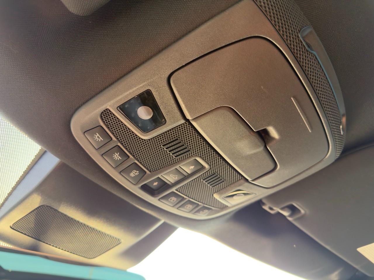 2018 Lincoln Navigator L Reserve 300A|TECH PK|PANO|MAX TOW PK|37 SVC RECORDS Photo