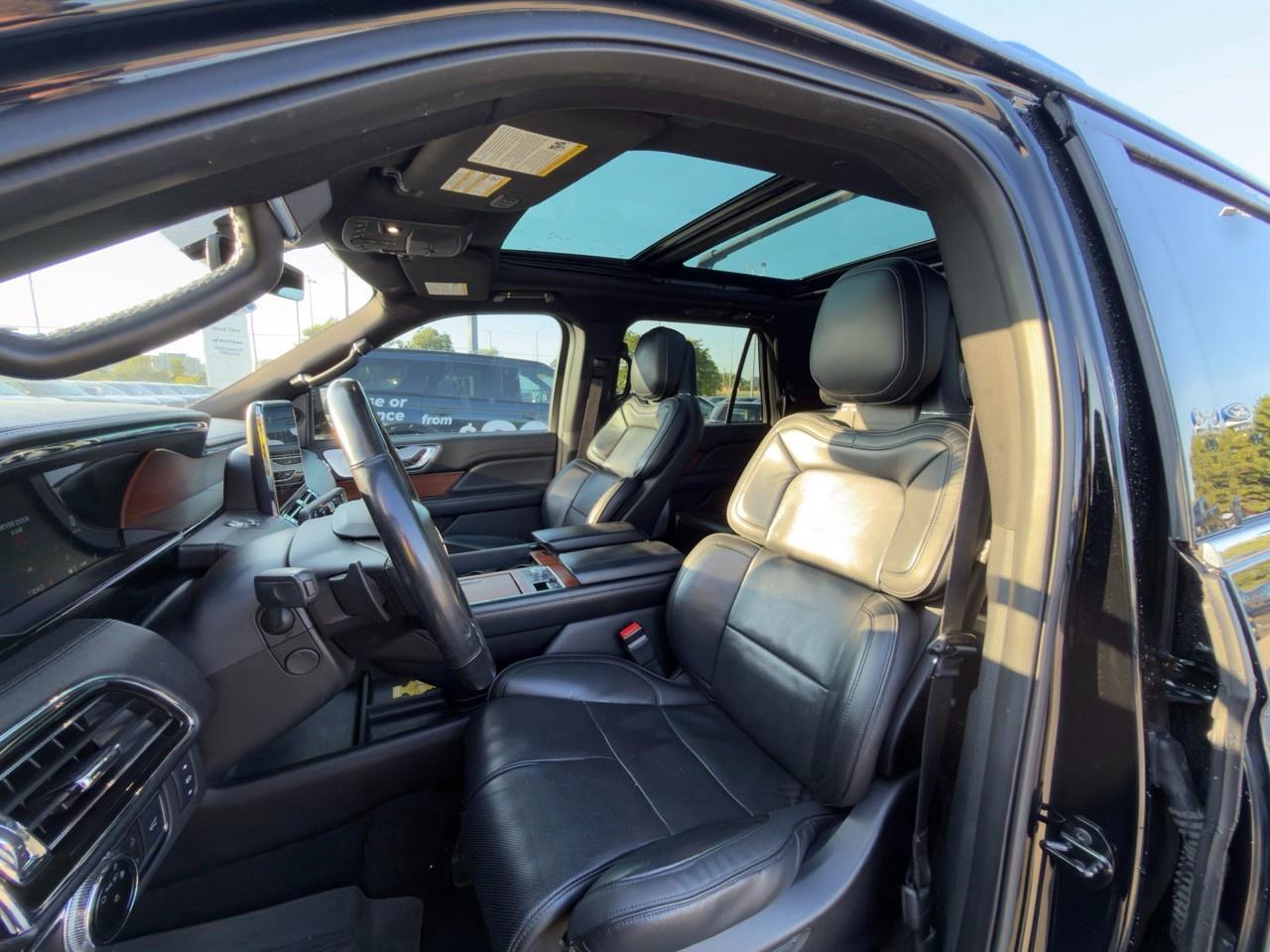 2018 Lincoln Navigator L Reserve 300A|TECH PK|PANO|MAX TOW PK|37 SVC RECORDS Photo