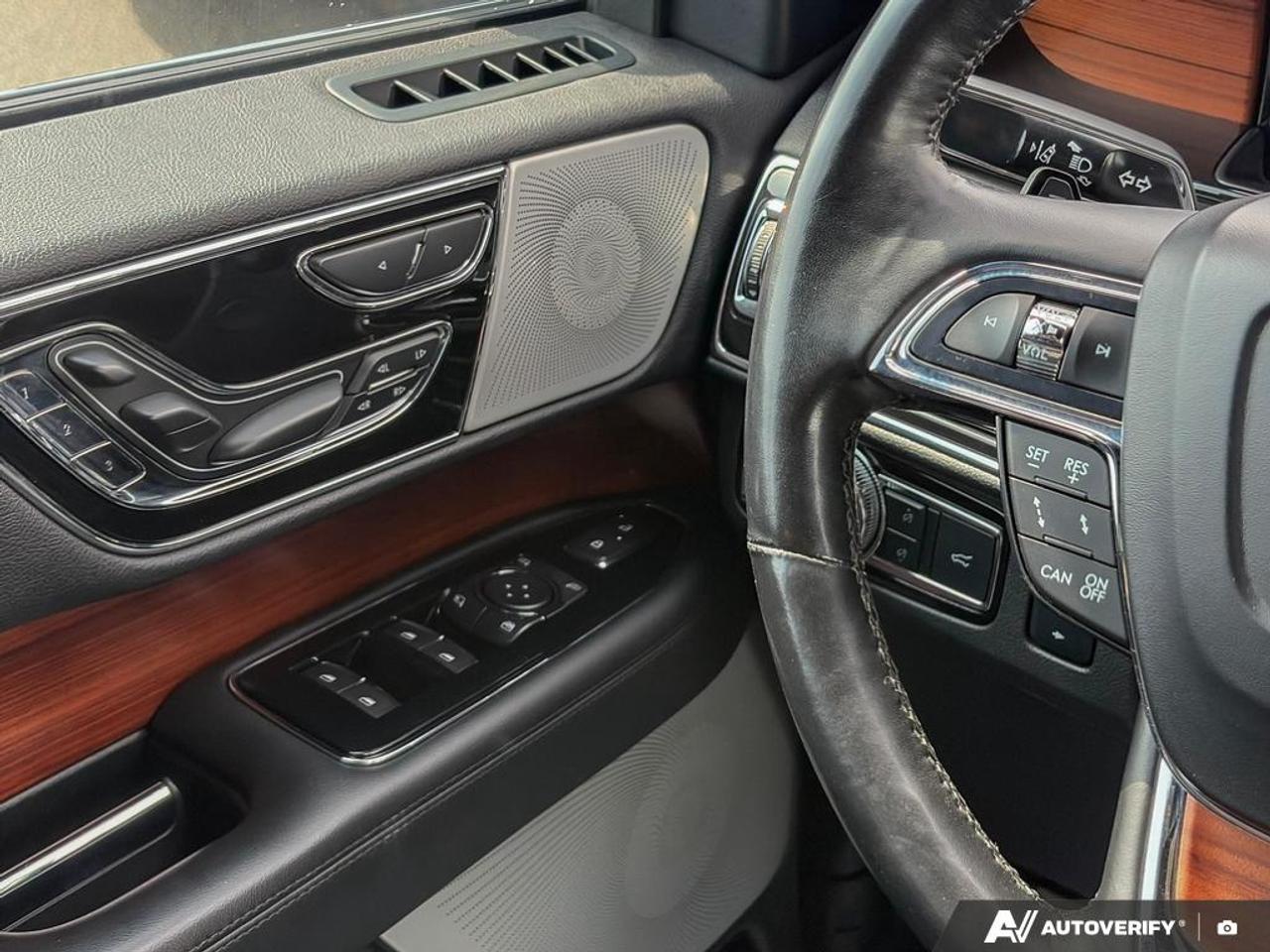 2018 Lincoln Navigator L Reserve 300A|TECH PK|PANO|MAX TOW PK|37 SVC RECORDS Photo