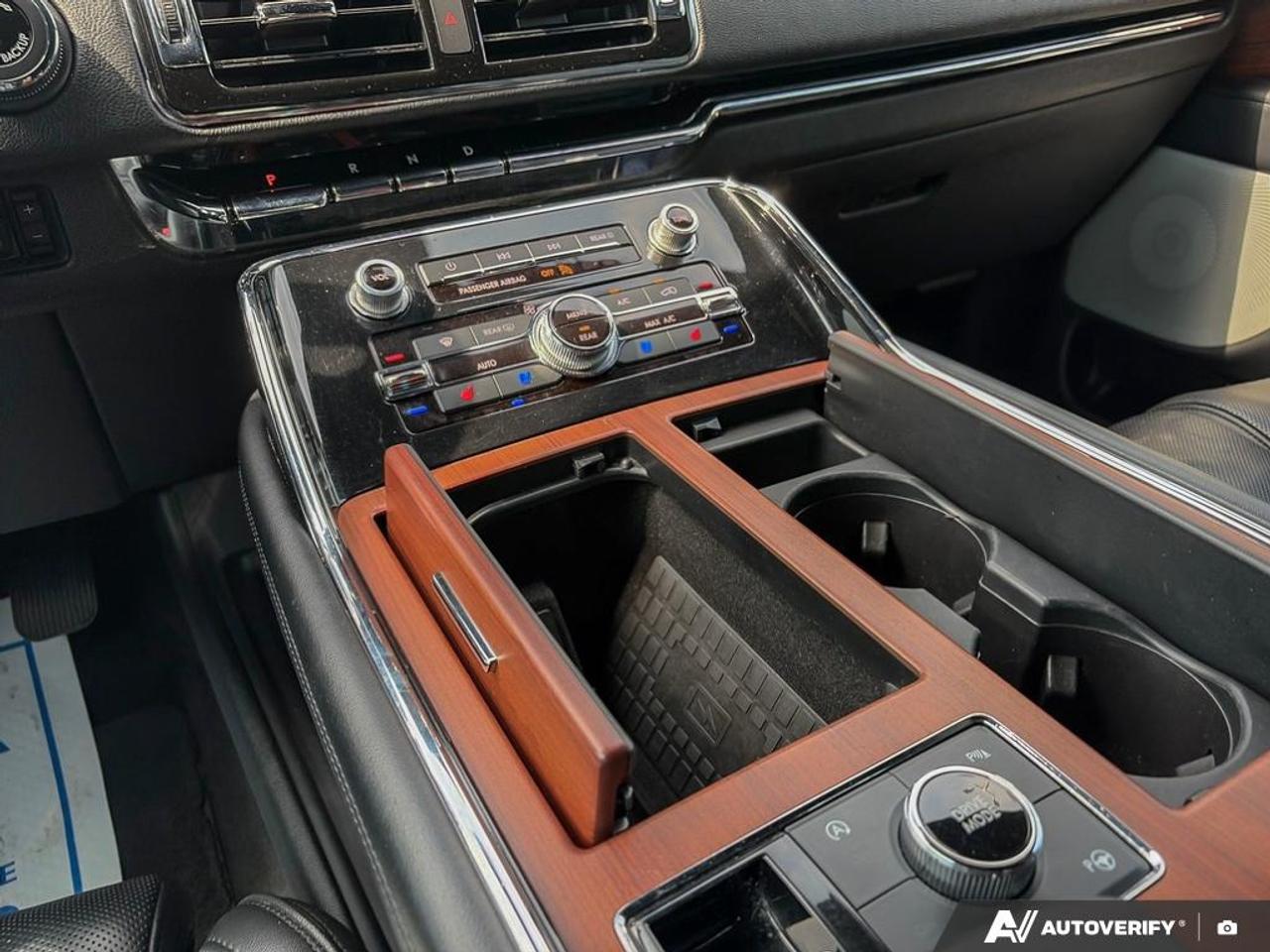 2018 Lincoln Navigator L Reserve 300A|TECH PK|PANO|MAX TOW PK|37 SVC RECORDS Photo