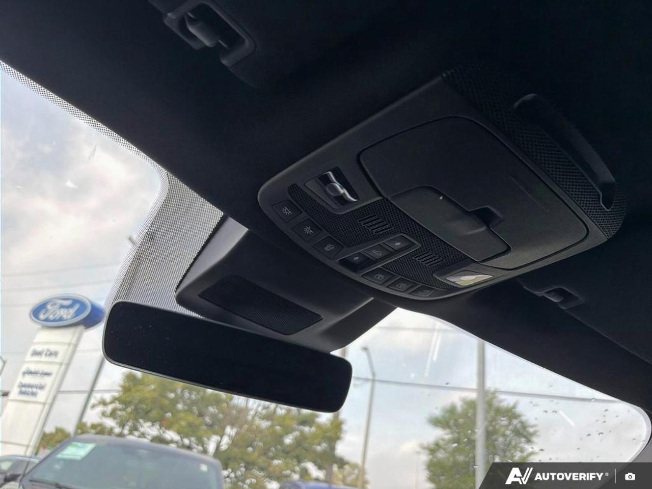 2018 Lincoln Navigator L Reserve 300A|TECH PK|PANO|MAX TOW PK|37 SVC RECORDS Photo