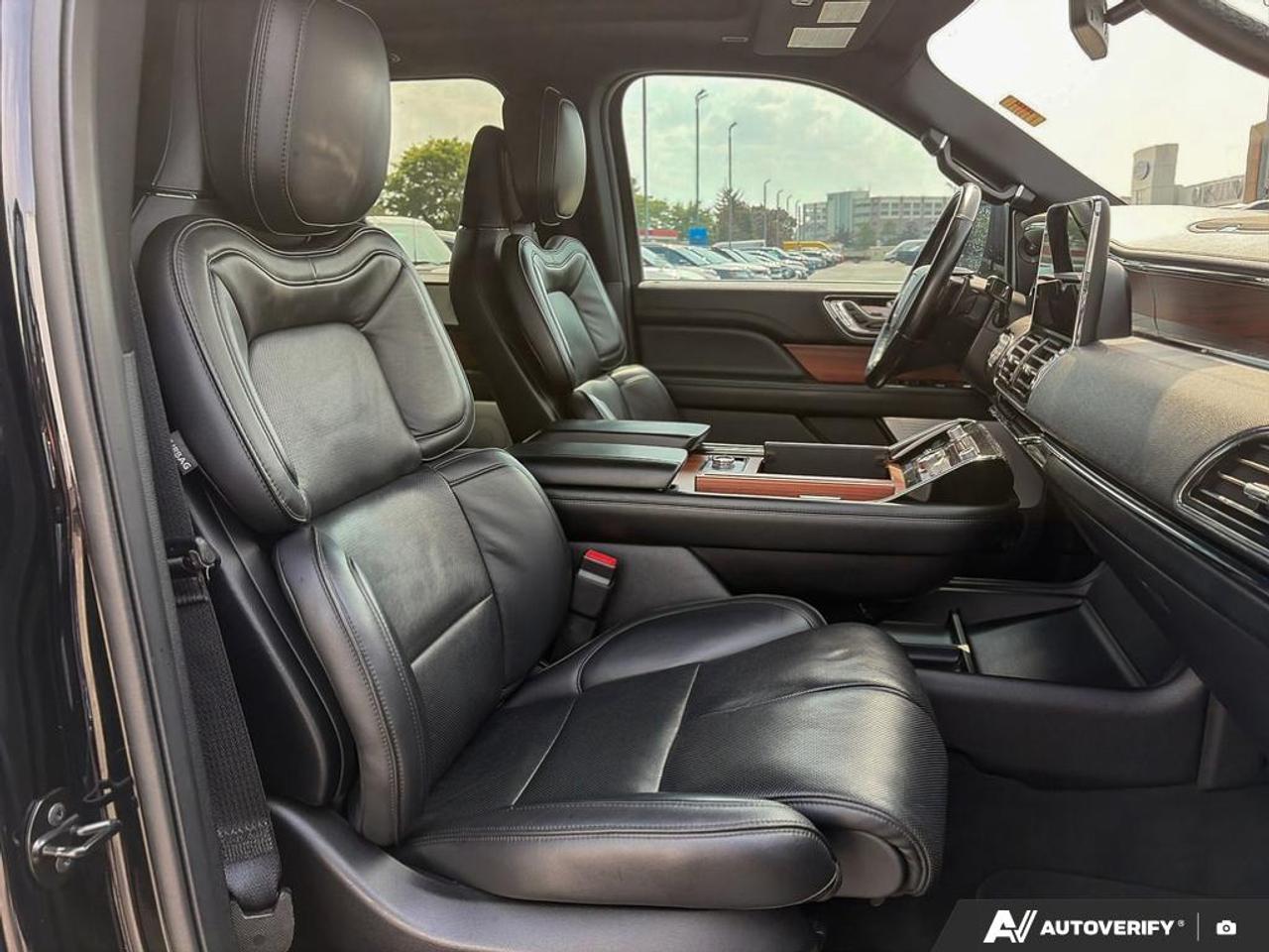 2018 Lincoln Navigator L Reserve 300A|TECH PK|PANO|MAX TOW PK|37 SVC RECORDS Photo