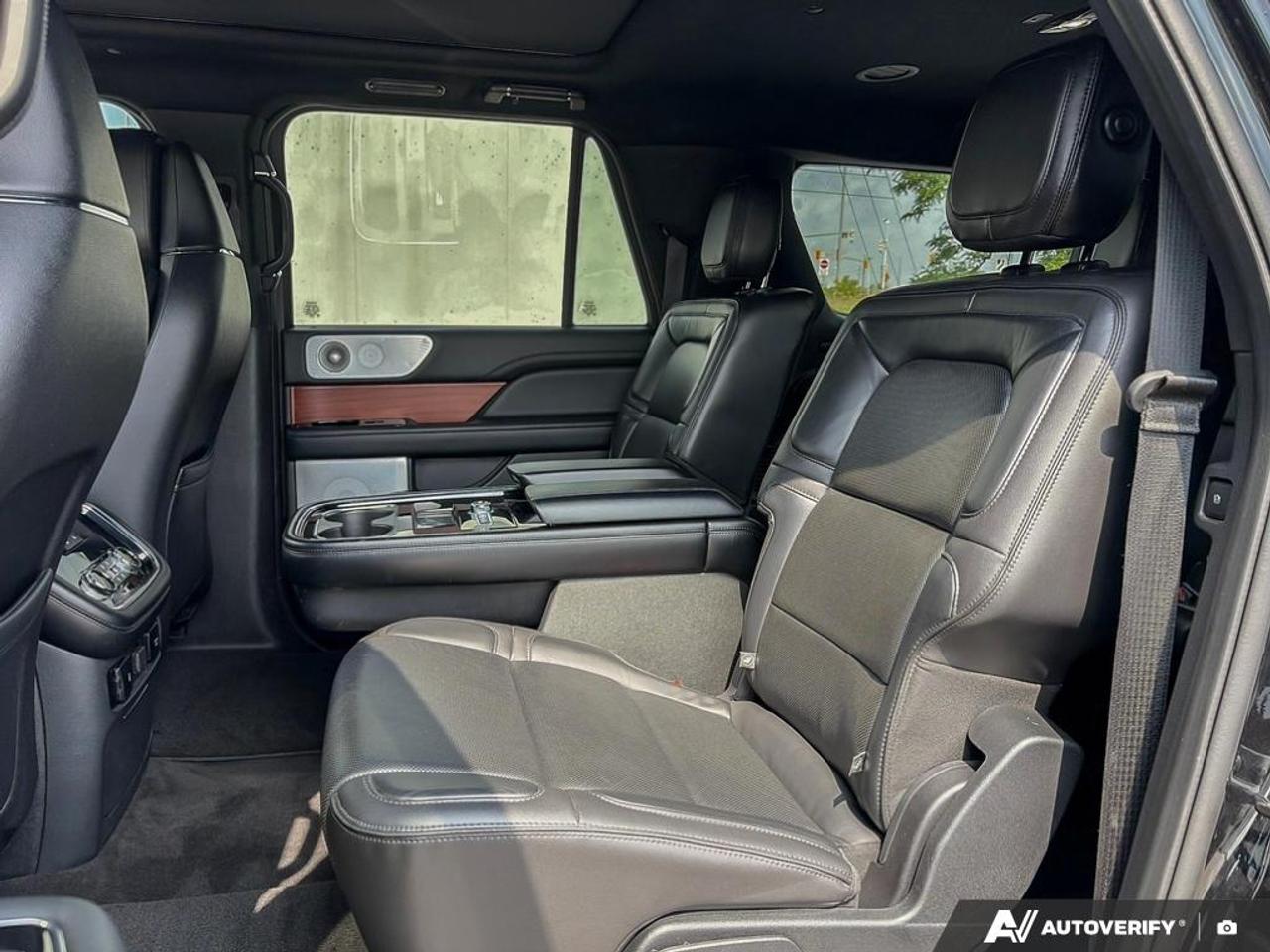 2018 Lincoln Navigator L Reserve 300A|TECH PK|PANO|MAX TOW PK|37 SVC RECORDS Photo