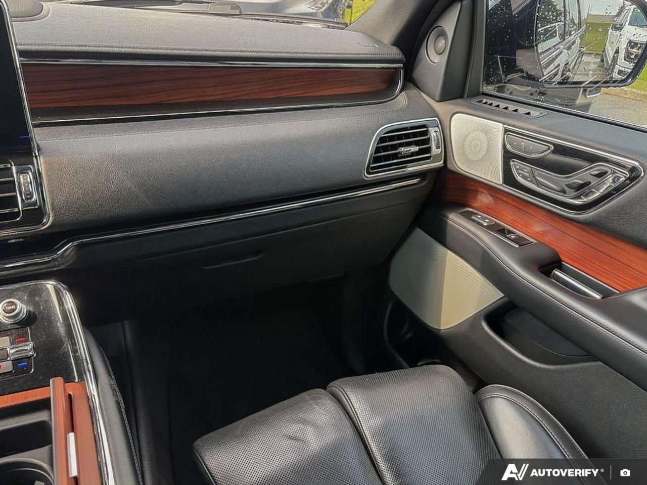 2018 Lincoln Navigator L Reserve 300A|TECH PK|PANO|MAX TOW PK|37 SVC RECORDS Photo
