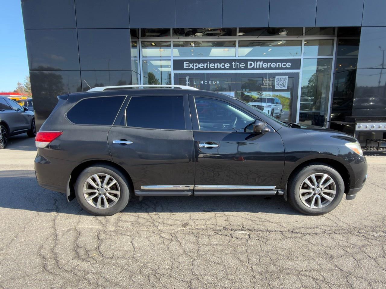 2015 Nissan Pathfinder SL PREMIUM TECH PK|BOSE|LEATHER|LOW KM Photo