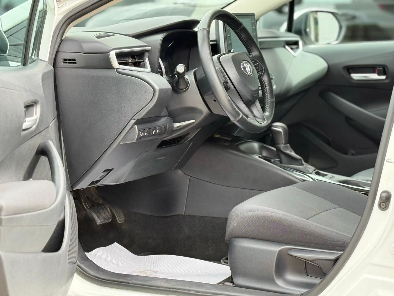 2021 Toyota Corolla L Photo4