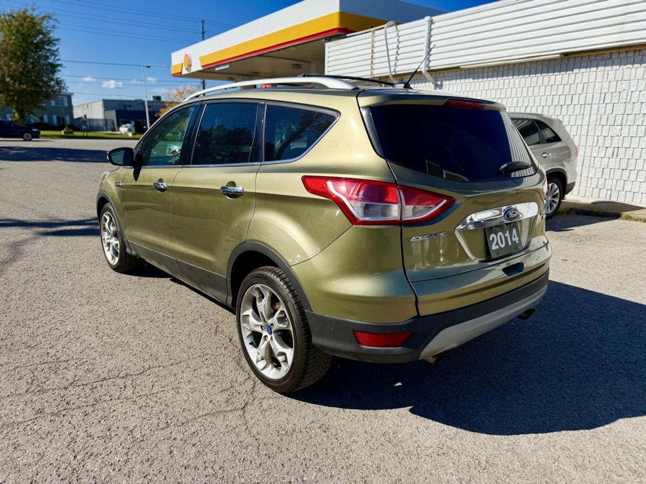2014 Ford Escape Titanium - NO ACCIDENTS - RARE COLOR! Photo