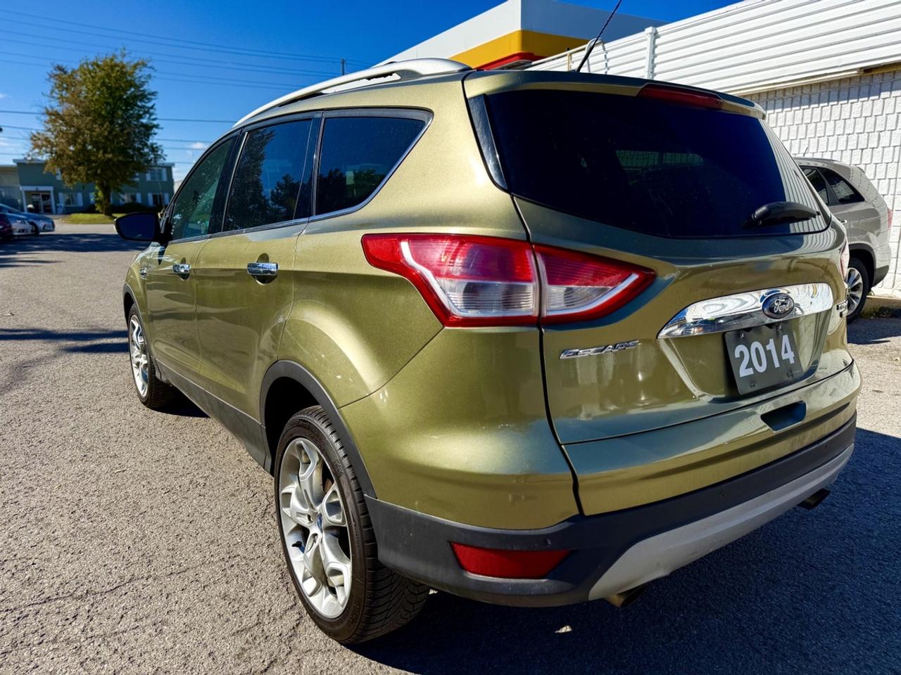 2014 Ford Escape Titanium - NO ACCIDENTS - RARE COLOR! Photo