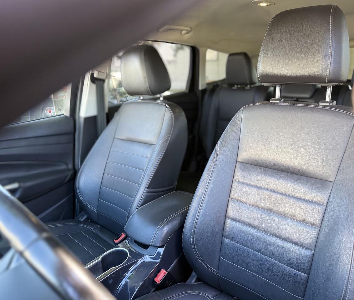 2014 Ford Escape Titanium - NO ACCIDENTS - RARE COLOR! Photo