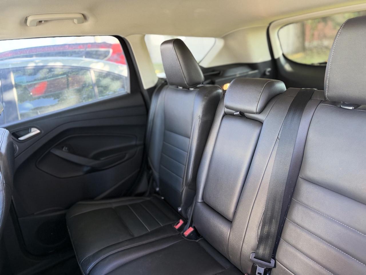 2014 Ford Escape Titanium - NO ACCIDENTS - RARE COLOR! Photo