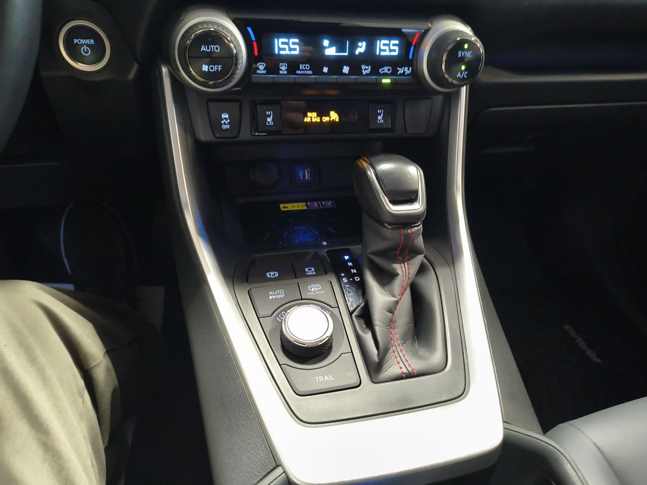 2024 Toyota RAV4 Prime SE Photo0