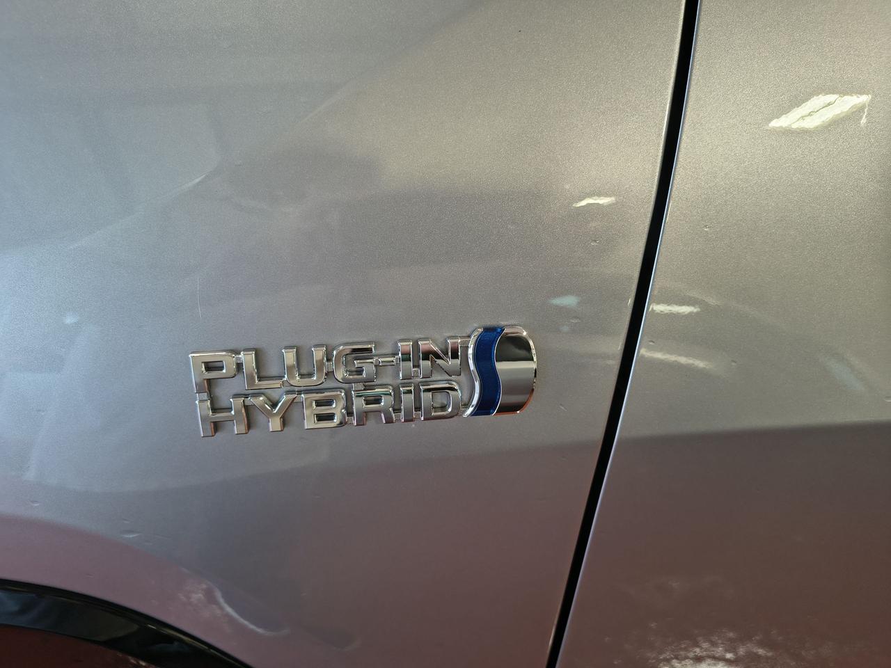 2024 Toyota RAV4 Prime SE Photo