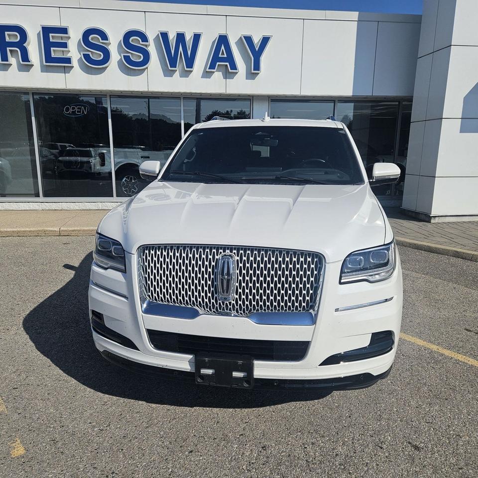 2023 Lincoln Navigator RESERVE, 201A, MOONROOF, 8-PASSENGER, 22" RIMS,TOW Photo