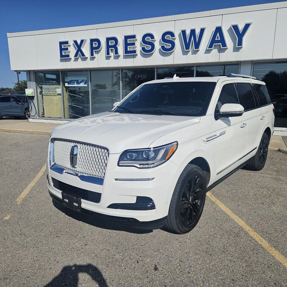 2023 Lincoln Navigator RESERVE, 201A, MOONROOF, 8-PASSENGER, 22" RIMS,TOW Photo0