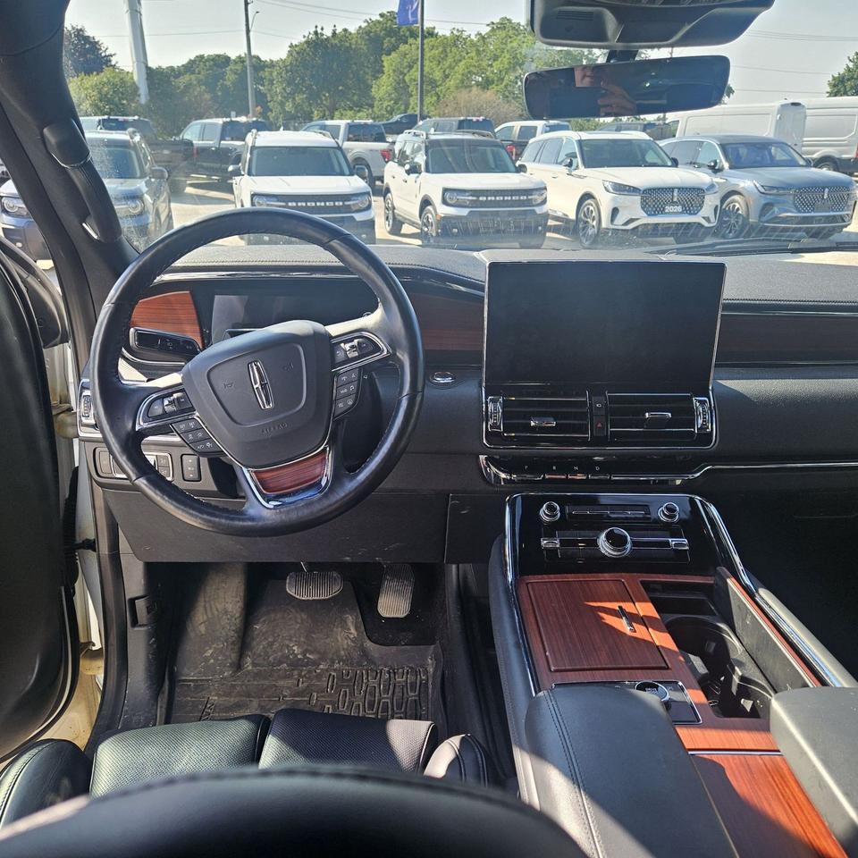 2023 Lincoln Navigator RESERVE, 201A, MOONROOF, 8-PASSENGER, 22" RIMS,TOW Photo