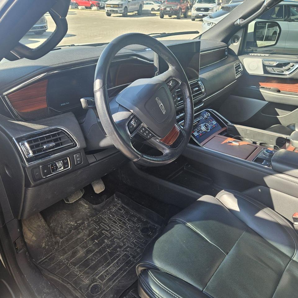 2023 Lincoln Navigator RESERVE, 201A, MOONROOF, 8-PASSENGER, 22" RIMS,TOW Photo