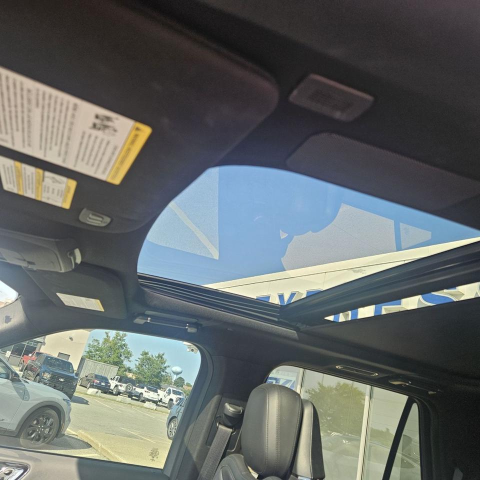 2023 Lincoln Navigator RESERVE, 201A, MOONROOF, 8-PASSENGER, 22" RIMS,TOW Photo