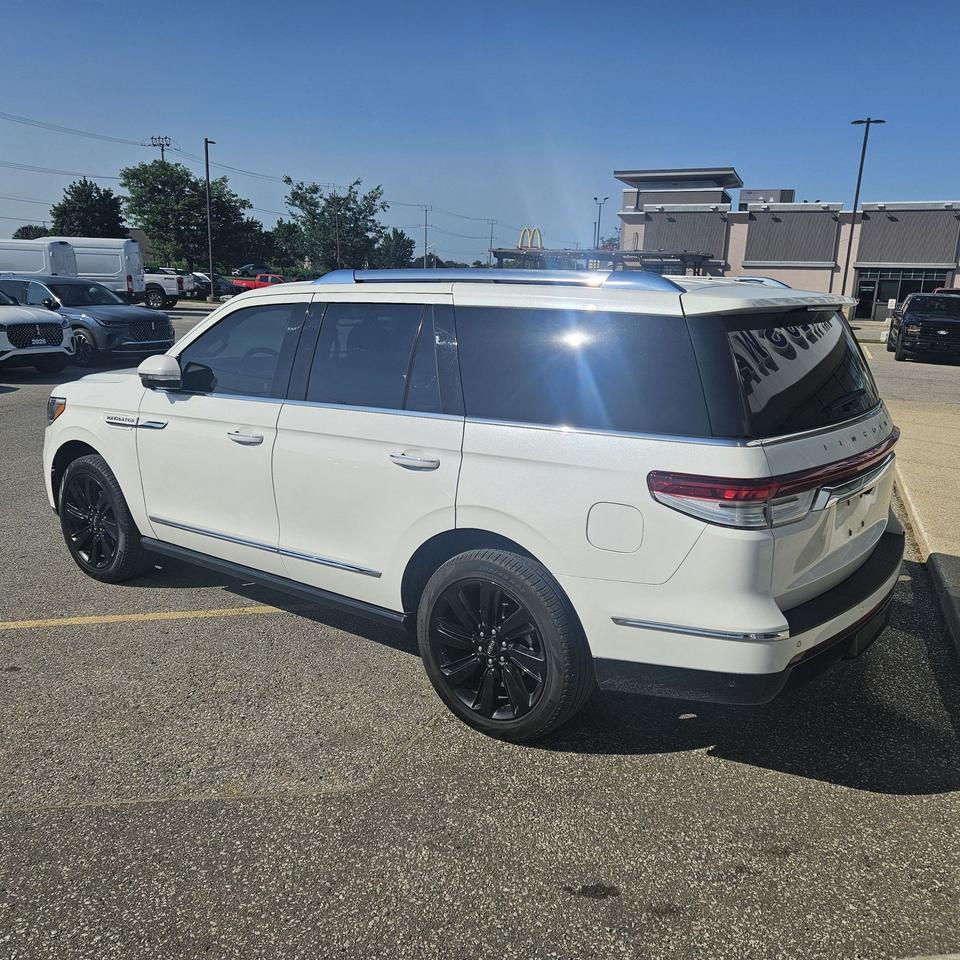 2023 Lincoln Navigator RESERVE, 201A, MOONROOF, 8-PASSENGER, 22" RIMS,TOW Photo