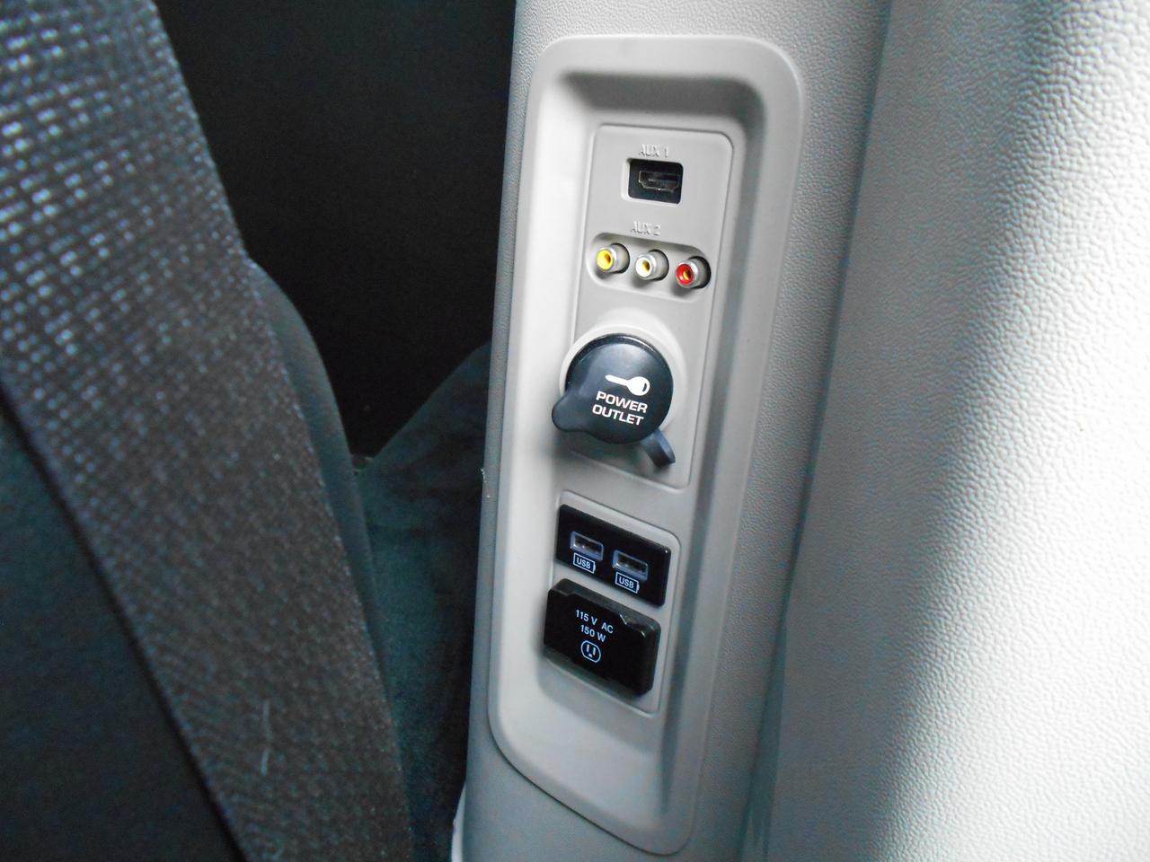2019 Dodge Grand Caravan Crew Plus-Wheelchair Accessible Rear Entry Photo