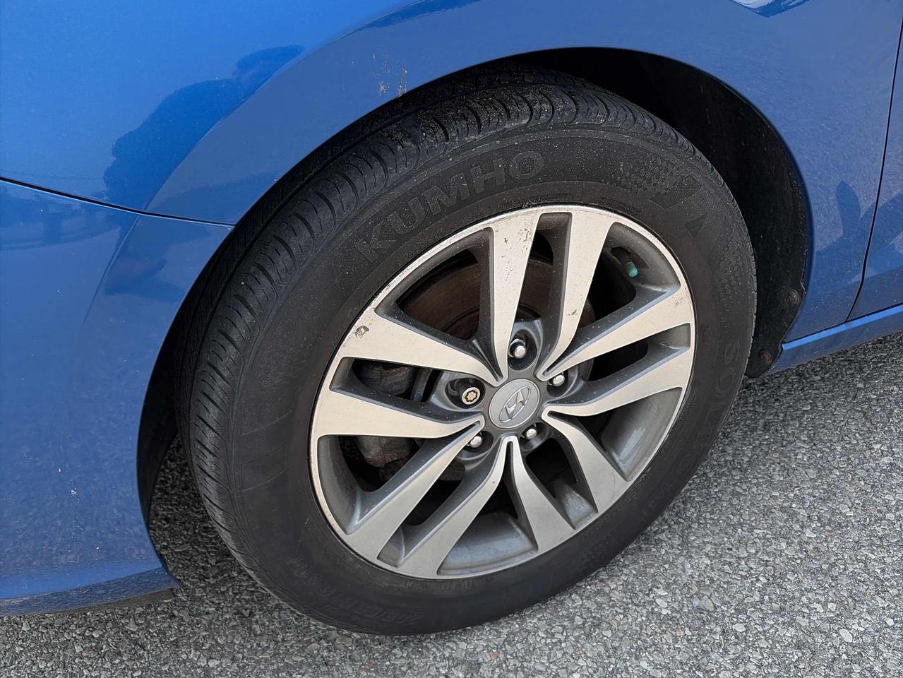 2018 Hyundai Elantra GT GL | 6 Seed | 2.0 | CarPlay | Cam | Alloys & More! Photo8