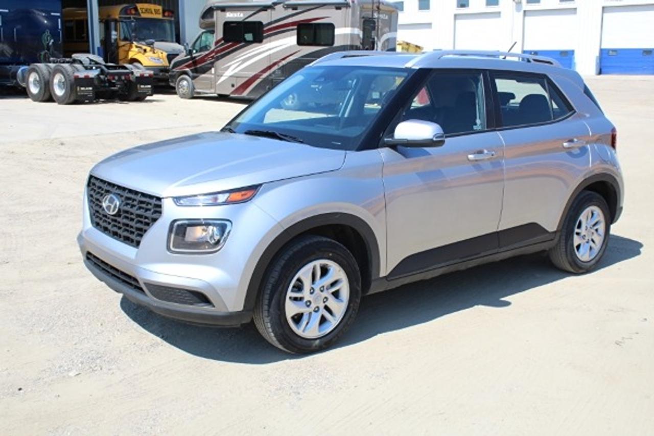 2025 Hyundai Venue w/Htd cloth, Htd wheel, BUC - Photo #1