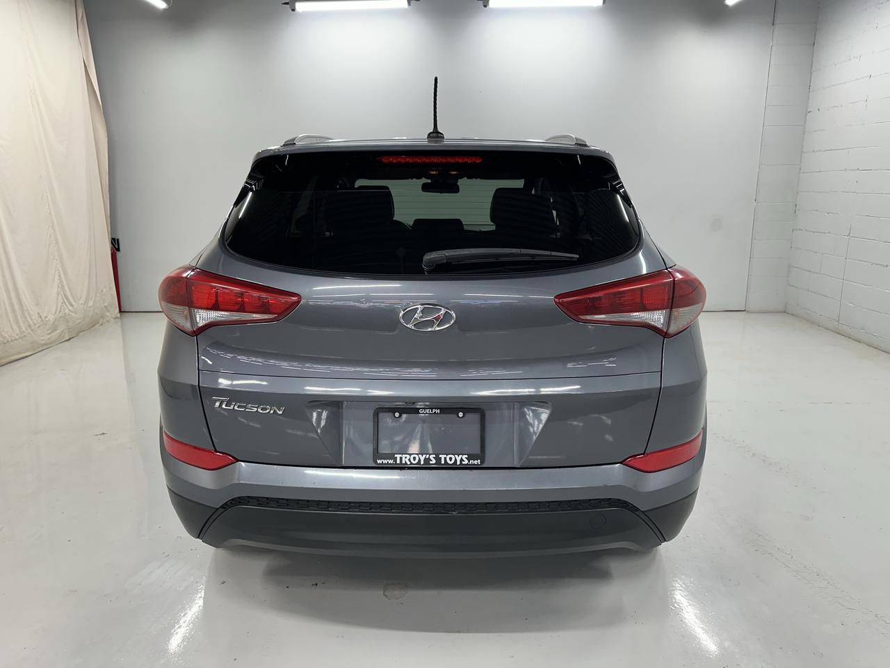 2017 Hyundai Tucson FWD 4dr 2.0L Premium Photo16