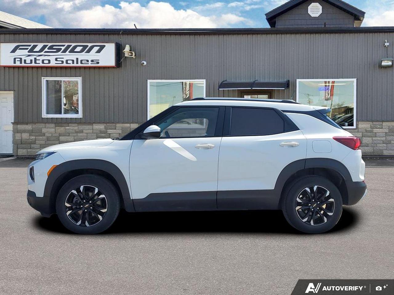 2022 Chevrolet TrailBlazer LT-REMOTE START-REAR CAMERA-HEATED SEATS-BLIND SPO Photo