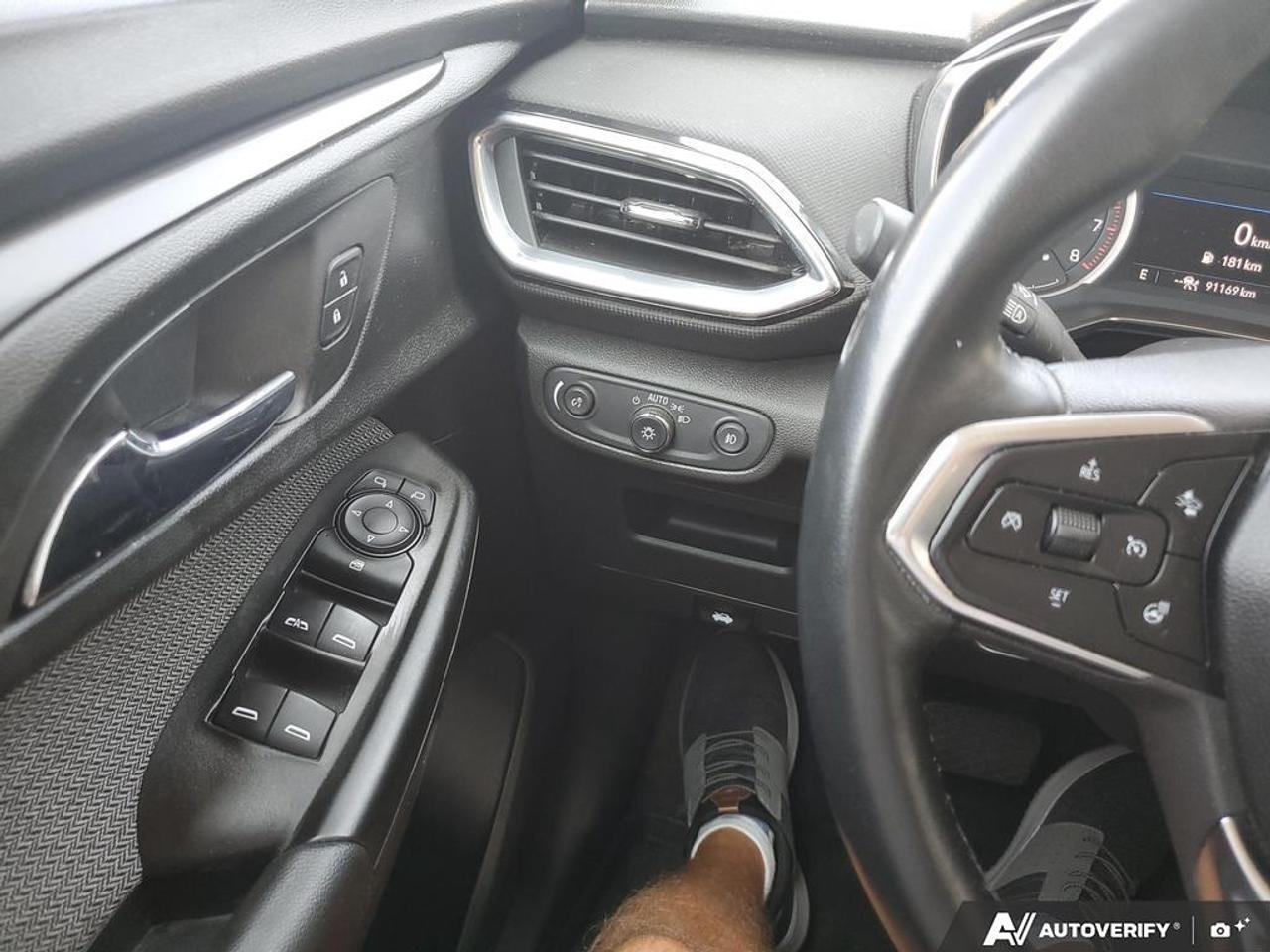2022 Chevrolet TrailBlazer LT-REMOTE START-REAR CAMERA-HEATED SEATS-BLIND SPO Photo