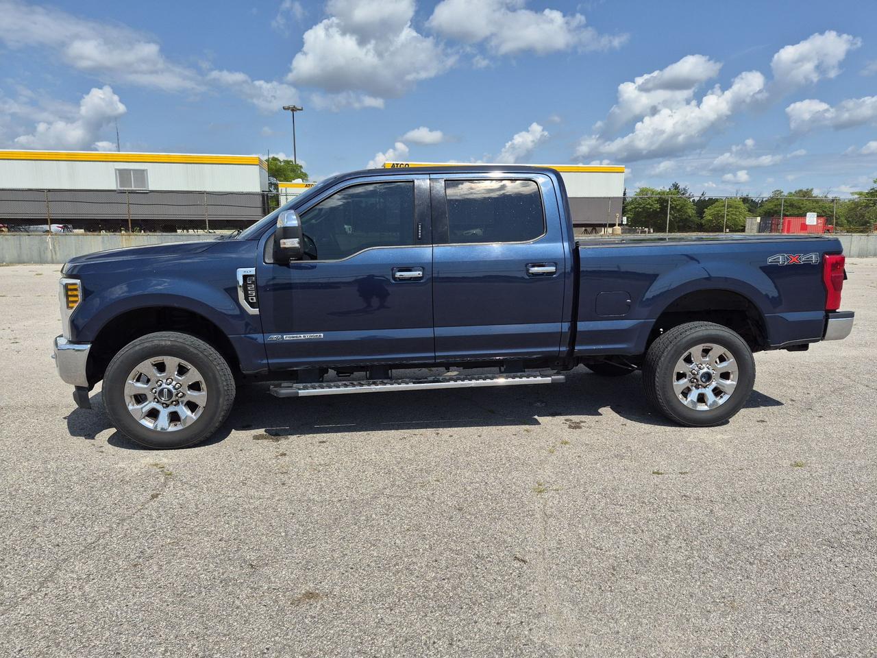 <html>
<p>Check this<b> 2019 Ford F-250 Super Duty, V8, 6.7L Powerstroke Turbo Diesel Engine-4x4 -In Excellent Condition&nbsp; inside and out - One Owner- No Accident-Very Nice Looking Truck-Panoramic Sunroof-A/C-Keless entry-Power Seat-Power door -Power Windows-Power Locks-</b>Alloys-TPMS System-Keyless Entry-Back-up Camera-Heated Seats-Bluetooth-factory 5th wheel-tow mirrors-Trailer Break Controller...Lots more...</p>
<p>Run and drive great.</p>
<p>WE FINANCE EVERYONE REGARDLESS OF CREDIT RATING.</p>
<p>Car proof reports are available upon request. We welcome your mechanic inspection before purchasing for your own peace of mind !!! </p>
<p>==== Buy with confidence ====</p>
<p> OMVIC Registered Dealer & Proud UCDA  Member</p>
<br>
<p> Certified! Certified! Certified!</p>
<p><b>$42,995+ HST & Licensing </b></p>
<br>
<p>✅ FINANCING AVAILABLE</p>
<p>✅ WARRANTY AVAILABLE</p>
<p>✅ WELL TAKE YOUR TRADE-IN</p>
<p><b>✅ </b>CARFAX AVAILABLE</p>
<p>For more information please visit our website at <a href=www.oshawafineautosales.ca>www.oshawafineautosales.ca</a> Many Cars,Trucks & Vans Available to choose from. </p>
<p>Oshawa Fine Auto Sales</p>
<p>766 Simcoe Street South Oshawa, on.</p>
<p>289-653-1993</p>
<p>Call/ email us for booking a test drive and showing.</p>
<p> </p>
<p> </p>
<p> </p>
<p> </p>
<p> </p>
</html>