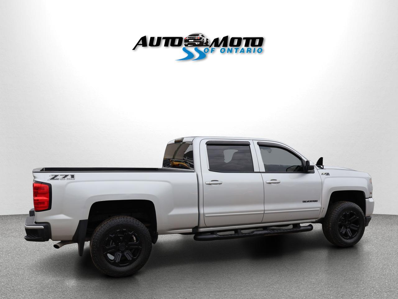 2018 Chevrolet Silverado 1500 V8 LT-Z71 CREW 4WD CERTIFIED *ACCIDENT FREE*23 SERVICE HISTORY* CAMERA BLUETOOTH HEATED SEATS CRUISE ALLOYS Photo