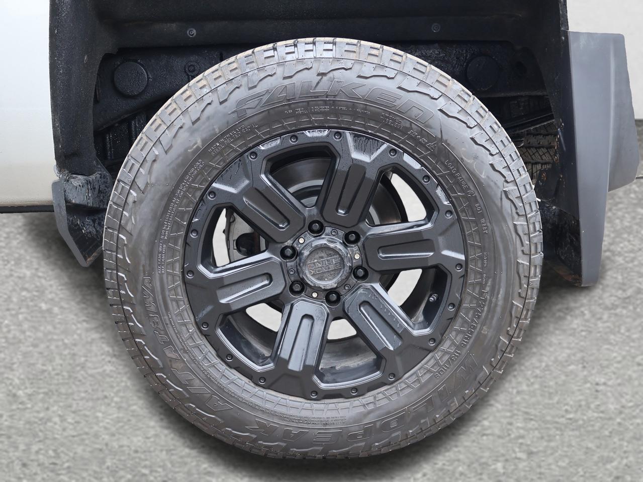 2018 Chevrolet Silverado 1500 V8 LT-Z71 CREW 4WD CERTIFIED *ACCIDENT FREE*23 SERVICE HISTORY* CAMERA BLUETOOTH HEATED SEATS CRUISE ALLOYS Photo