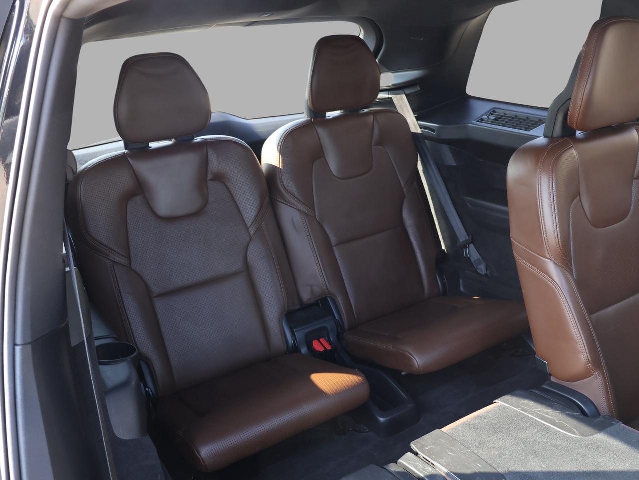2019 Volvo XC90 T8 eAWD MOMENTUM PLUG-IN HYBRID *ACCIDENT FREE*VOLVO MAINTAIN* CAMERA NAV BLUETOOTH LEATHER HEATED SEATS PANO ROOF CRUISE ALLOYS Photo