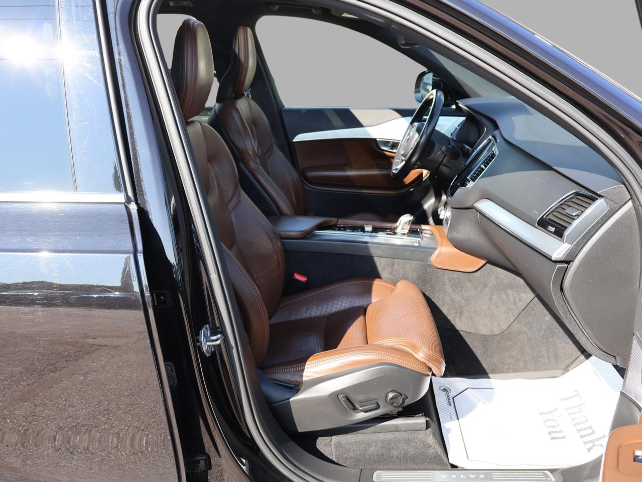 2019 Volvo XC90 T8 eAWD MOMENTUM PLUG-IN HYBRID *ACCIDENT FREE*VOLVO MAINTAIN* CAMERA NAV BLUETOOTH LEATHER HEATED SEATS PANO ROOF CRUISE ALLOYS Photo