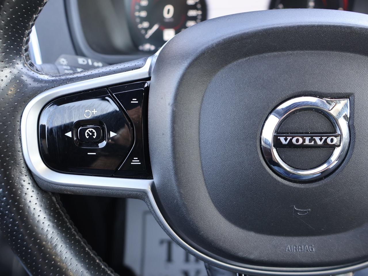 2019 Volvo XC90 T8 eAWD MOMENTUM PLUG-IN HYBRID *ACCIDENT FREE*VOLVO MAINTAIN* CAMERA NAV BLUETOOTH LEATHER HEATED SEATS PANO ROOF CRUISE ALLOYS Photo