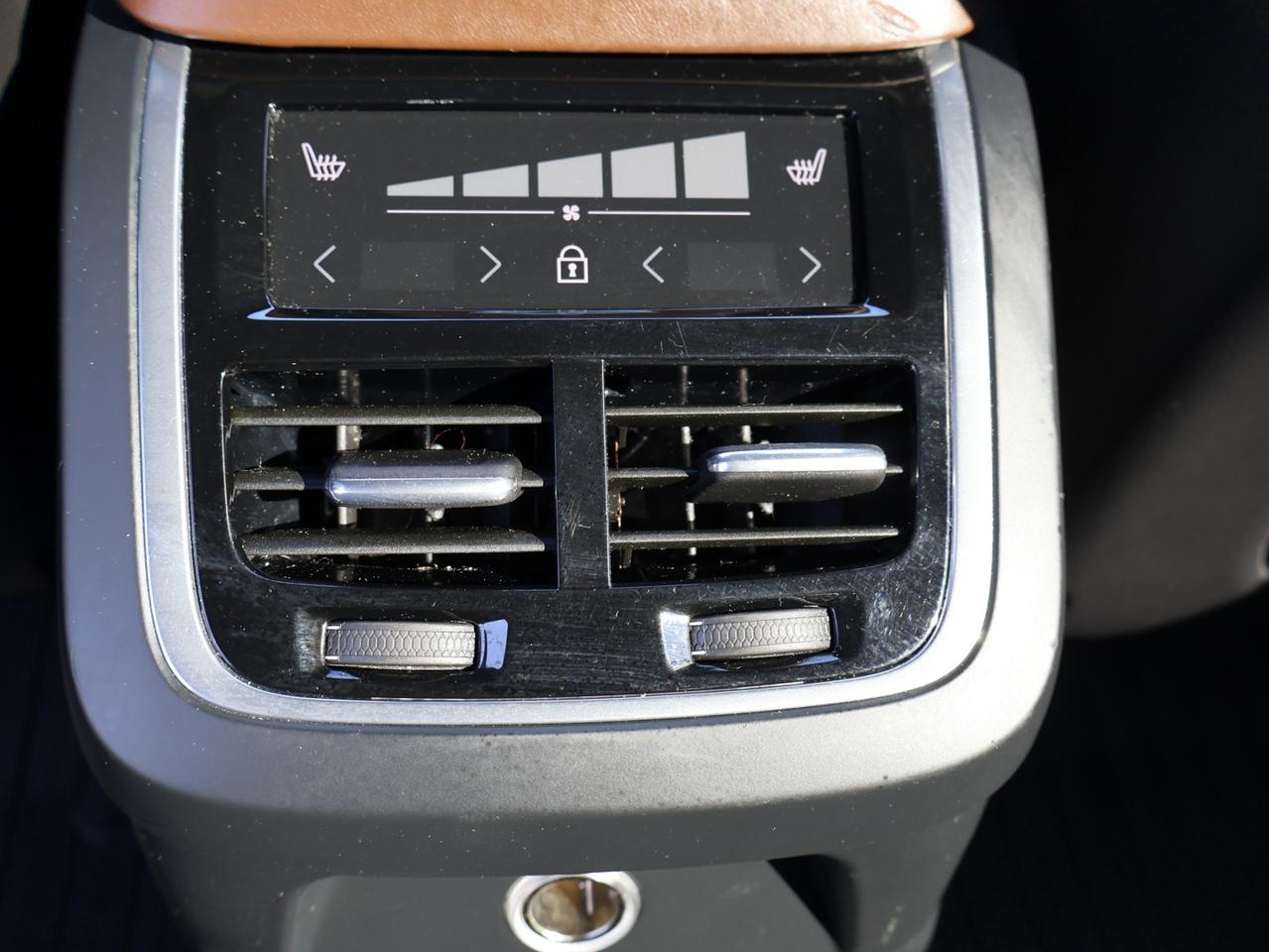2019 Volvo XC90 T8 eAWD MOMENTUM PLUG-IN HYBRID *ACCIDENT FREE*VOLVO MAINTAIN* CAMERA NAV BLUETOOTH LEATHER HEATED SEATS PANO ROOF CRUISE ALLOYS Photo