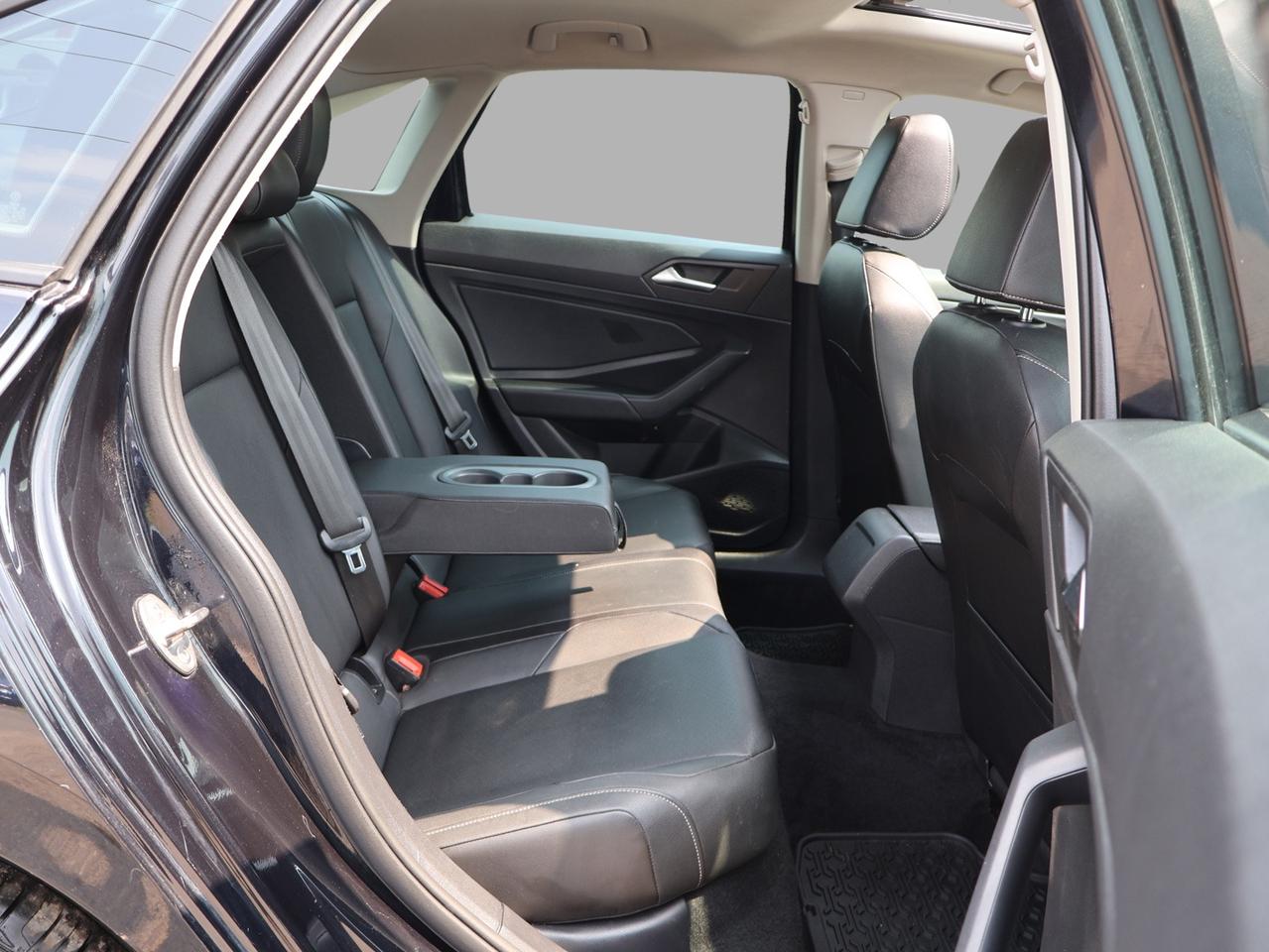 2019 Volkswagen Jetta 1.4T HIGHLINE 6SPEED CERTIFIED 6SP MANUAL *ACCIDENT FREE* CAMERA BLUETOOTH LEATHER HEATED SEATS SUNROOF CRUISE ALLOYS Photo